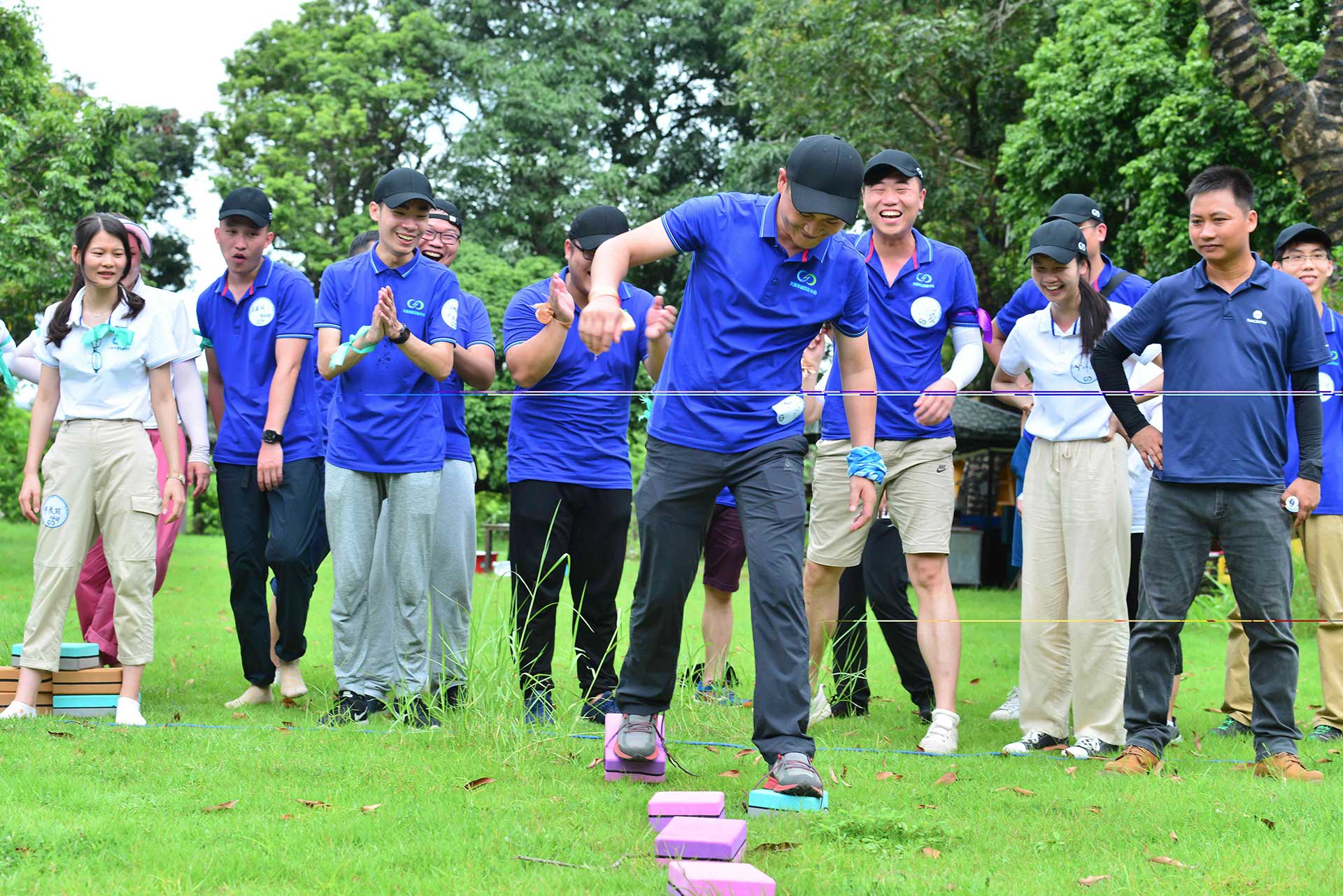 ��չ��ѵ�˶�